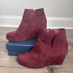 Rampage Womens Burgundy Faux Suede Wedge Ankle Booties Boots Size 7M RAM-JESY